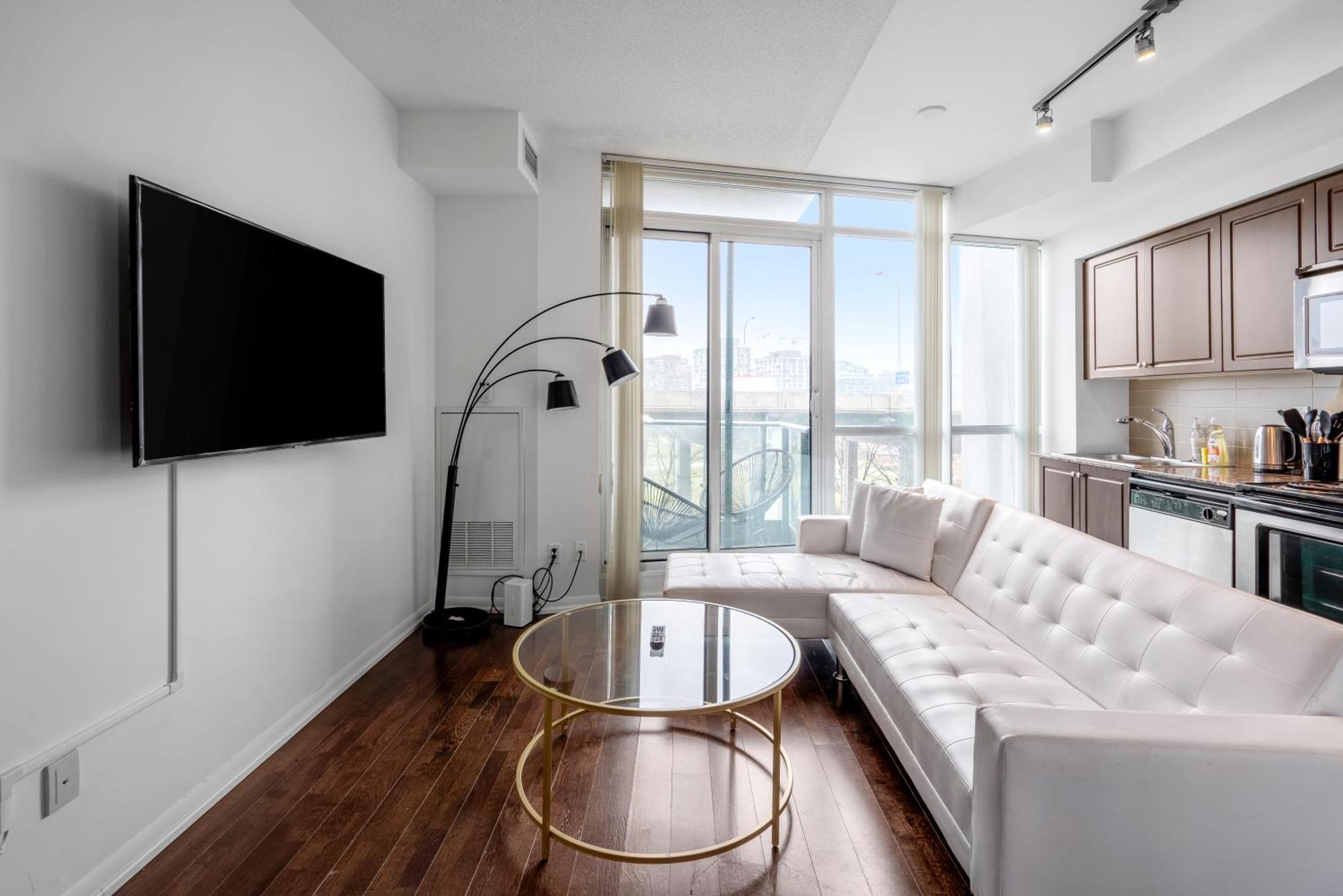 Downtown Toronto 1 Bdrm Condo With Parking And Views Eksteriør billede